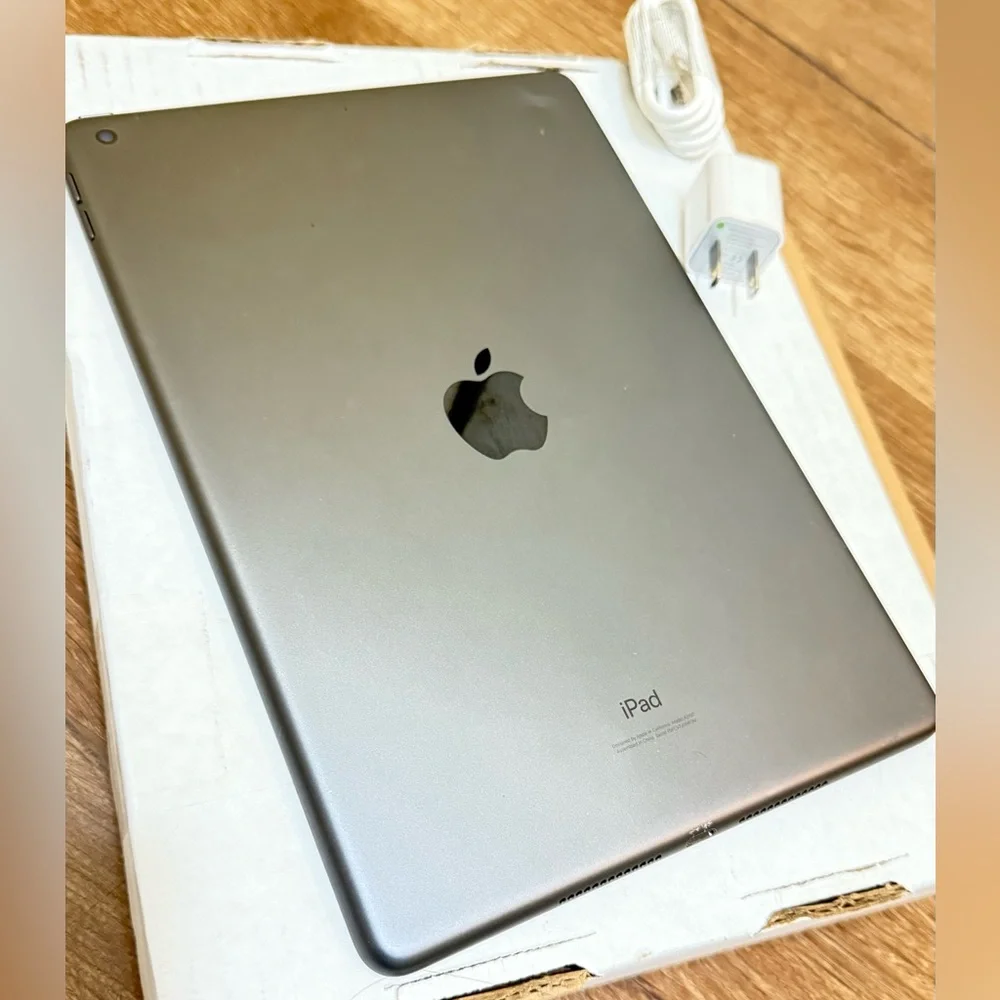 10.2” Apple iPad 7th Generation 32GB wifi